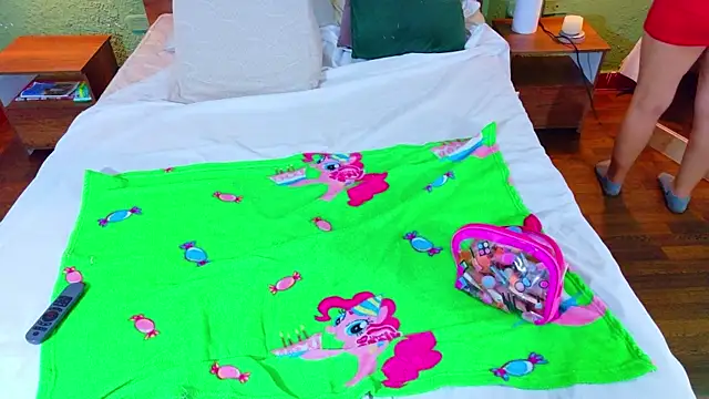 tinyy whore18 online show from 4, 4, 2026