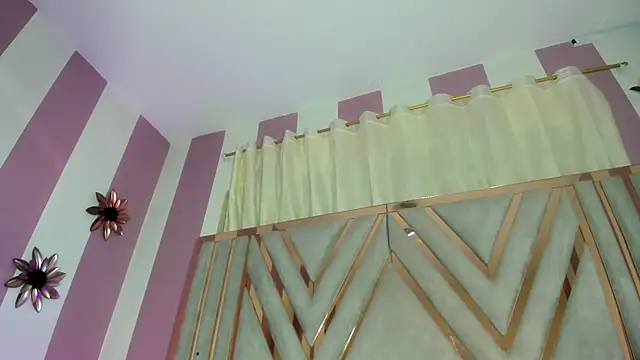 emili clark online show from 29, 11, 2025