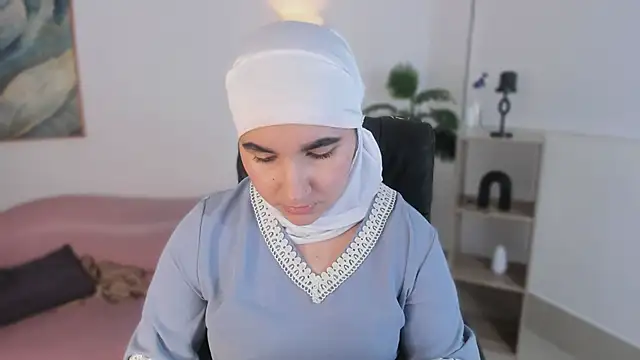 Snapshot of Ayha_khalaf chatting on 21, 10, 2025 Ayha khalaf online show from 21, 10, 2025