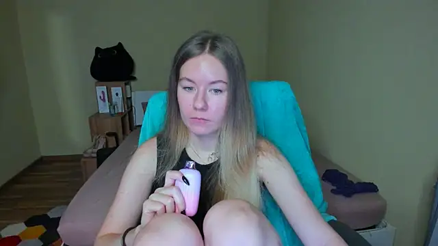 EmilyPaw online show from 23, 2, 2025