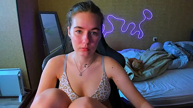 EmilyPaw online show from 6, 5, 2026