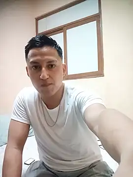Snapshot of LuisMex1998 chatting on 5, 7, 2026 LuisMex1998 online show from 5, 7, 2026