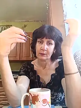 Laura Kiss online show from 5, 11, 2025