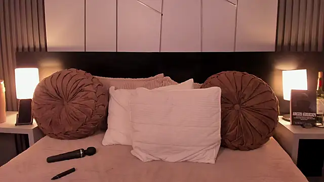 fiorella paris online show from 25, 11, 2025