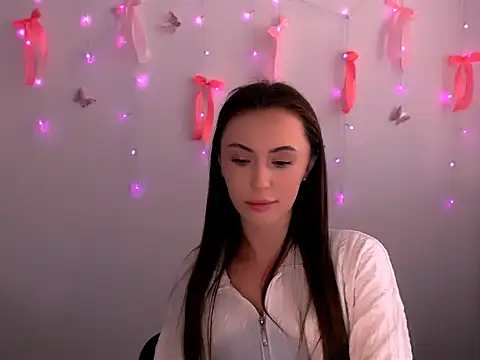 Snapshot of Nikonara_Love chatting on 8, 5, 2026 Nikonara Love online show from 8, 5, 2026