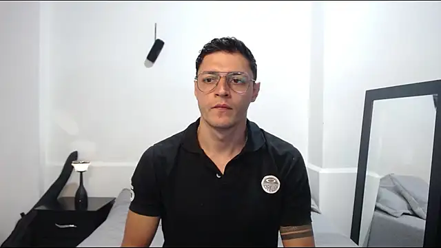 Snapshot of Frank_Millers chatting on 19, 4, 2026 Frank Millers online show from 19, 4, 2026