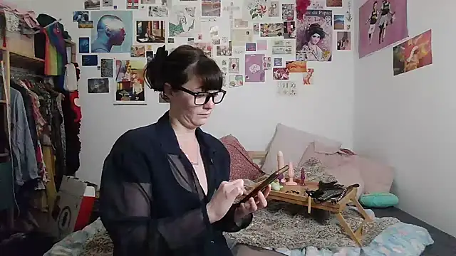 Snapshot of AdorahB3ll3 chatting on 17, 3, 2025 AdorahB3ll3 online show from 17, 3, 2025