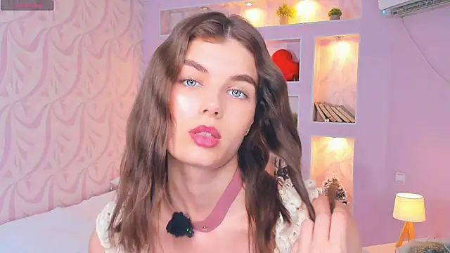 Snapshot of FloraDobb chatting on 3, 5, 2026 FloraDobb online show from 3, 5, 2026