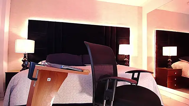 Simon Basset online show from 21, 3, 2025