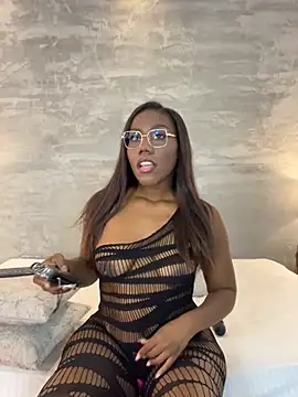 Snapshot of Alaia_Colins chatting on 24, 6, 2026 Alaia Colins online show from 24, 6, 2026