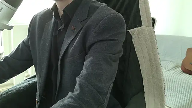 Snapshot of Moonsire1 chatting on 11, 4, 2026 Moonsire1 online show from 11, 4, 2026