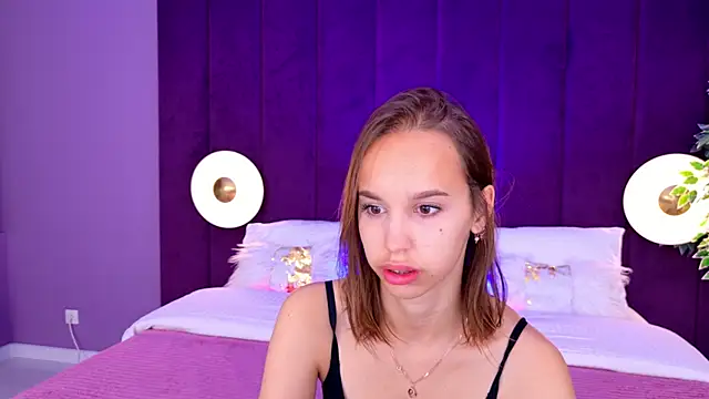 Snapshot of SandraTucker chatting on 5, 7, 2026 SandraTucker online show from 5, 7, 2026