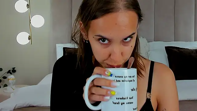 Snapshot of SandraTucker chatting on 15, 7, 2026 SandraTucker online show from 15, 7, 2026