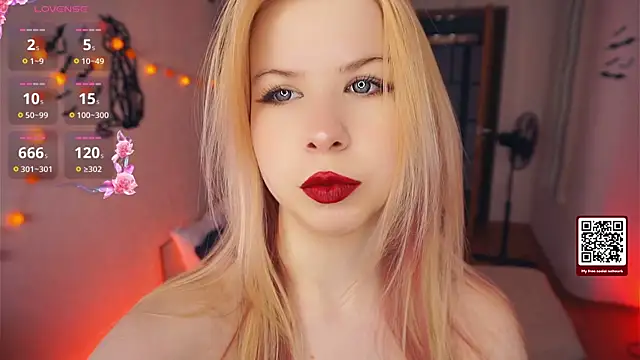 Snapshot of LynetHakes chatting on 27, 10, 2025 LynetHakes online show from 27, 10, 2025