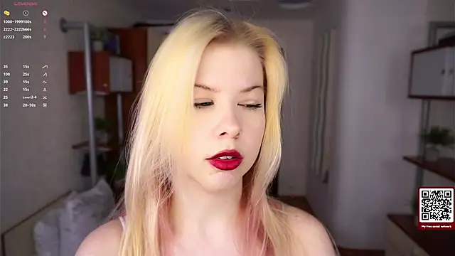 Snapshot of LynetHakes chatting on 23, 12, 2025 LynetHakes online show from 23, 12, 2025