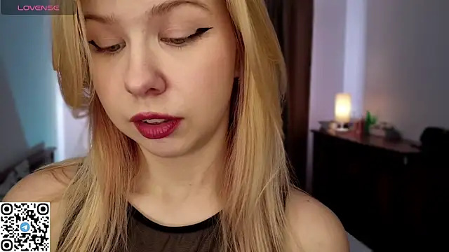 Snapshot of LynetHakes chatting on 26, 3, 2026 LynetHakes online show from 26, 3, 2026