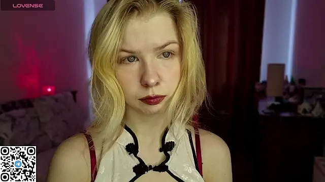 Snapshot of LynetHakes chatting on 12, 4, 2026 LynetHakes online show from 12, 4, 2026