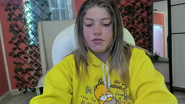 Snapshot of alaia_greyy chatting on 14, 5, 2026 alaia greyy online show from 14, 5, 2026