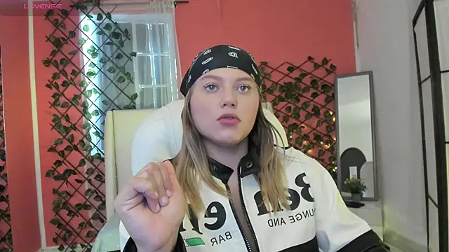 Snapshot of alaia_greyy chatting on 29, 5, 2026 alaia greyy online show from 29, 5, 2026