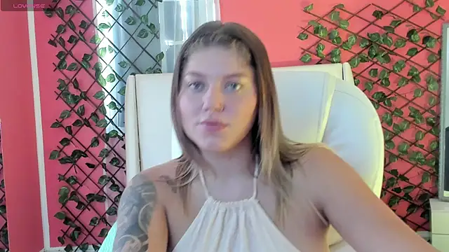 Snapshot of alaia_greyy chatting on 11, 6, 2026 alaia greyy online show from 11, 6, 2026