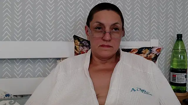 Soffya Soy online show from 28, 5, 2026