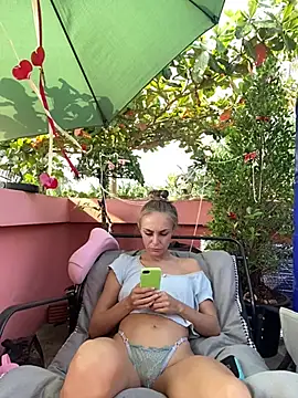 White Lu online show from 16, 2, 2026