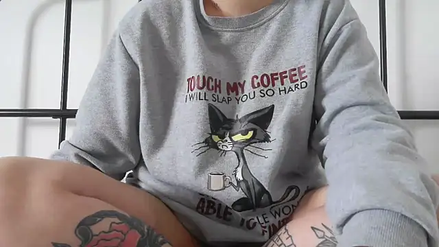 bunnyfox420 online show from 14, 4, 2026