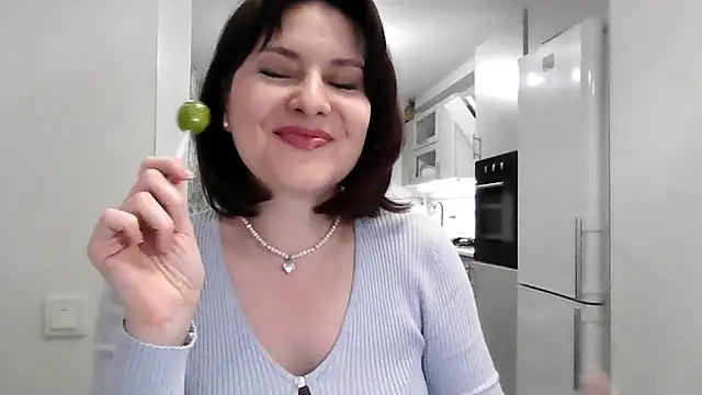 Victoria Glam online show from 27, 11, 2025