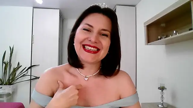 Victoria Glam online show from 14, 4, 2026