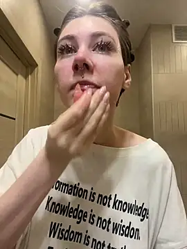 Molli Luv online show from 11, 11, 2025