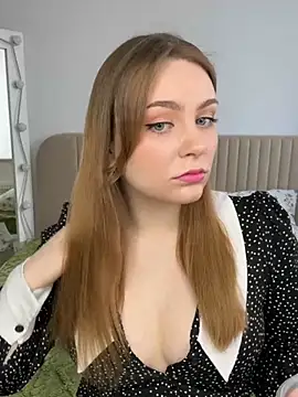 Snapshot of MiaM00N chatting on 25, 2, 2025 MiaM00N online show from 25, 2, 2025