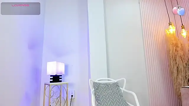 Snapshot of alana_rossetti chatting on 4, 3, 2026 alana rossetti online show from 4, 3, 2026