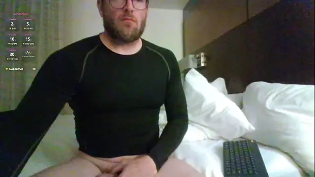 Snapshot of rrunner7718 chatting on 13, 9, 2025 rrunner7718 online show from 13, 9, 2025