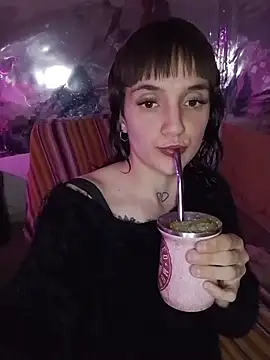 Snapshot of parejarica420 chatting on 8, 8, 2026 parejarica420 online show from 8, 8, 2026