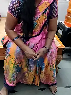 Snapshot of laxmitelugu78 chatting on 28, 1, 2025 laxmitelugu78 online show from 28, 1, 2025