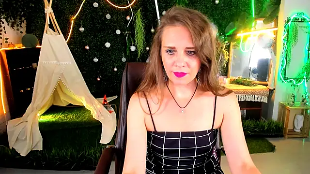 Snapshot of EmiliaBedy chatting on 6, 7, 2026 EmiliaBedy online show from 6, 7, 2026