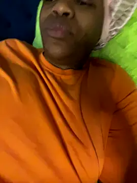 Boneca25 online show from 17, 11, 2025