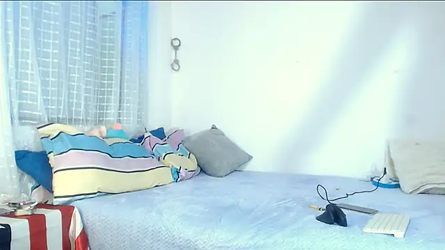 annyevans 1 online show from 4, 12, 2025