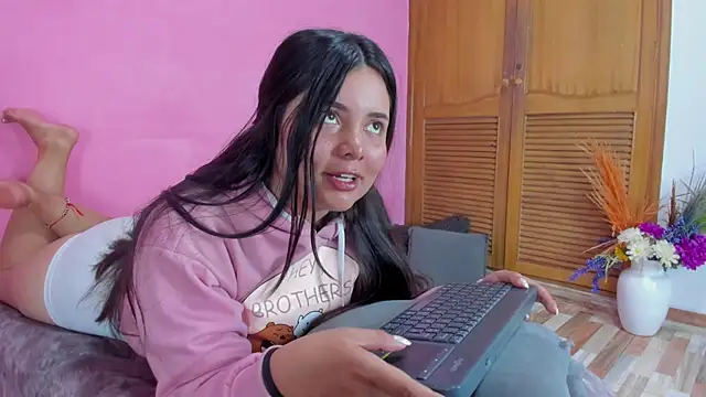 evaa greey online show from 13, 2, 2025