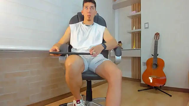 Snapshot of Tombarden chatting on 21, 12, 2025 Tombarden online show from 21, 12, 2025