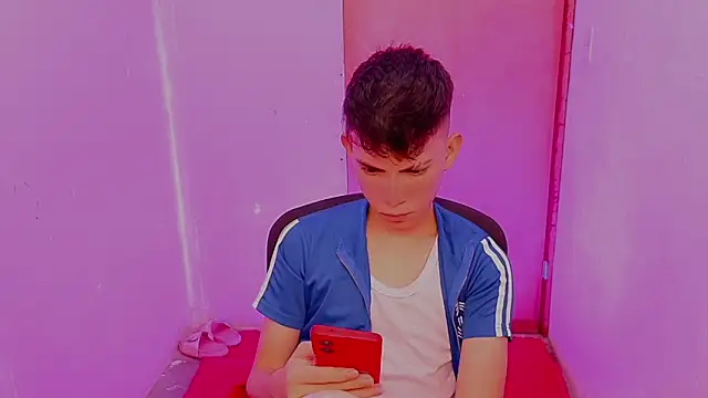 Snapshot of Alexxx_lov chatting on 12, 2, 2026 Alexxx lov online show from 12, 2, 2026