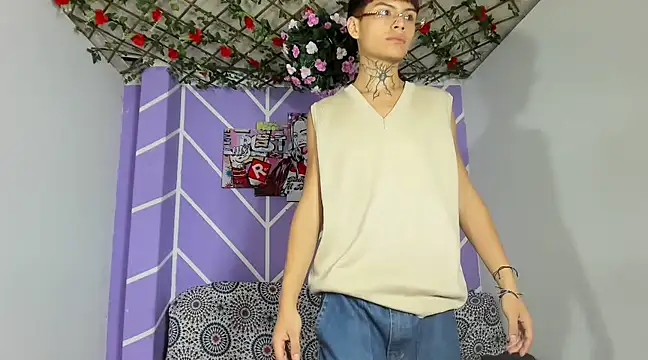 Snapshot of Escarlet_Abel-06 chatting on 3, 3, 2025 Escarlet Abel-06 online show from 3, 3, 2025