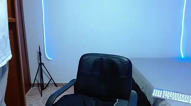 Snapshot of H3ll_B0I chatting on 7, 3, 2025 H3ll B0I online show from 7, 3, 2025