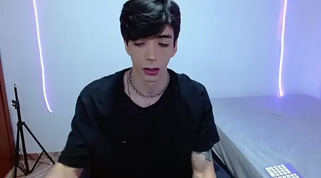 Snapshot of H3ll_B0I chatting on 11, 3, 2025 H3ll B0I online show from 11, 3, 2025