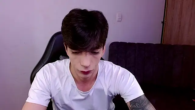 Snapshot of H3ll_B0I chatting on 27, 6, 2026 H3ll B0I online show from 27, 6, 2026