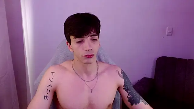 Snapshot of H3ll_B0I chatting on 6, 7, 2026 H3ll B0I online show from 6, 7, 2026