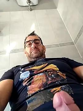 Snapshot of Hardasanut chatting on 13, 10, 2025 Hardasanut online show from 13, 10, 2025