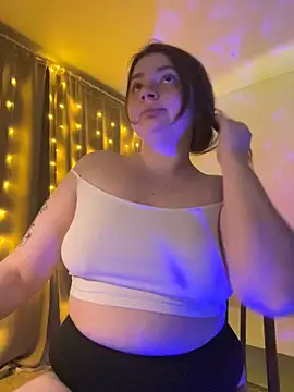 Snapshot of DearAlise chatting on 1, 2, 2025 DearAlise online show from 1, 2, 2025