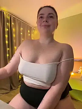 Snapshot of DearAlise chatting on 4, 2, 2025 DearAlise online show from 4, 2, 2025