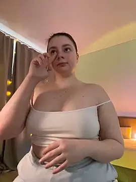 Snapshot of DearAlise chatting on 5, 2, 2025 DearAlise online show from 5, 2, 2025